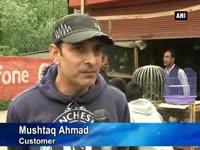 kashmiris-pet-birds-to-reduce-stress-levels