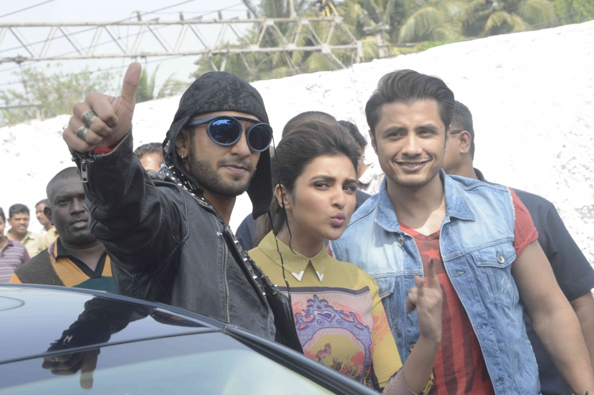 Ranveer, Parineeti, Ali turn graffiti artists for promotion of 'Kill Dil'