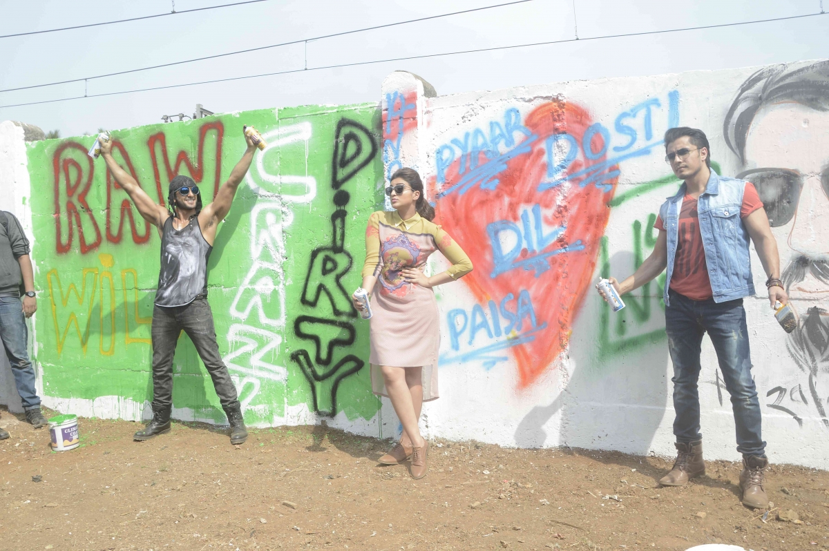 Ranveer, Parineeti, Ali turn graffiti artists for promotion of 'Kill Dil'