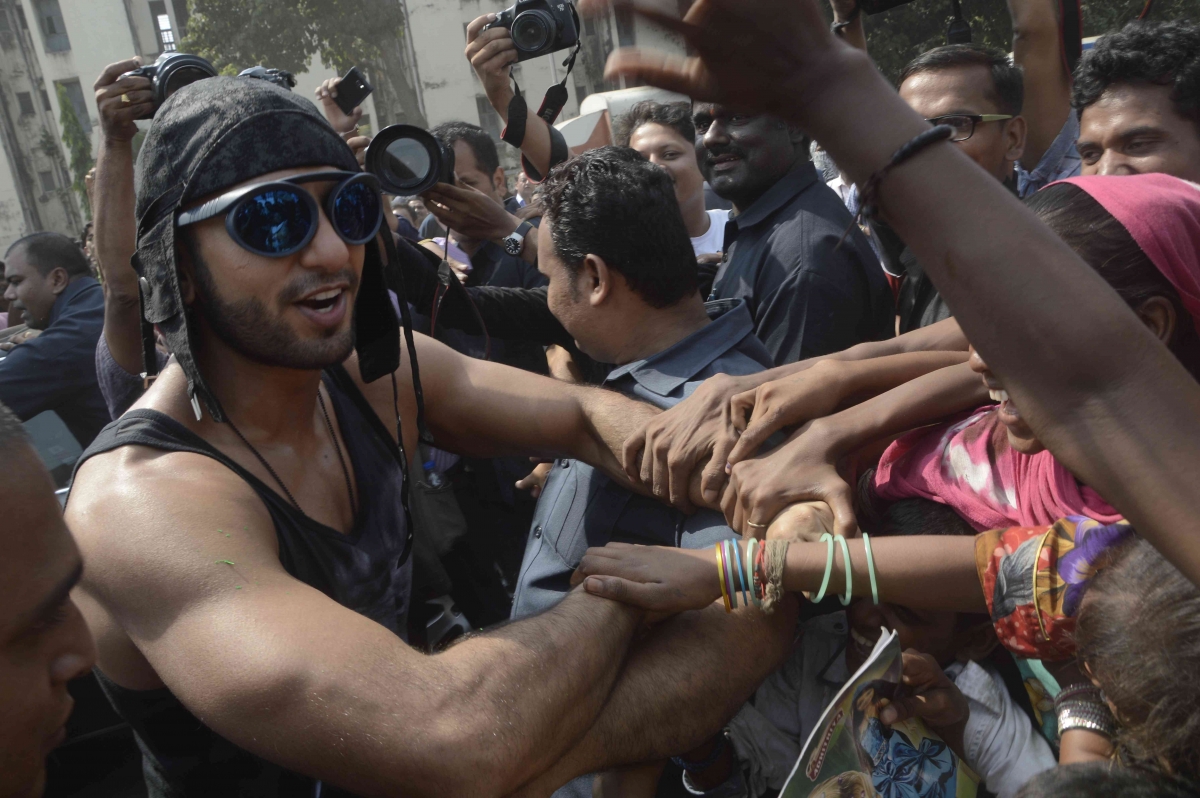 Ranveer, Parineeti, Ali turn graffiti artists for promotion of 'Kill Dil'