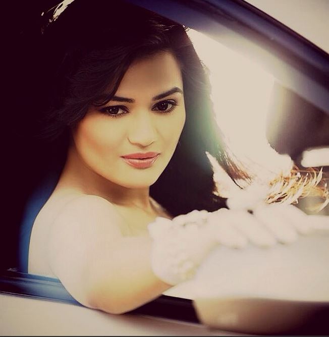 Bigg Boss Wild Card Entry: Rare and Unseen Pictures of Renee Dhyani