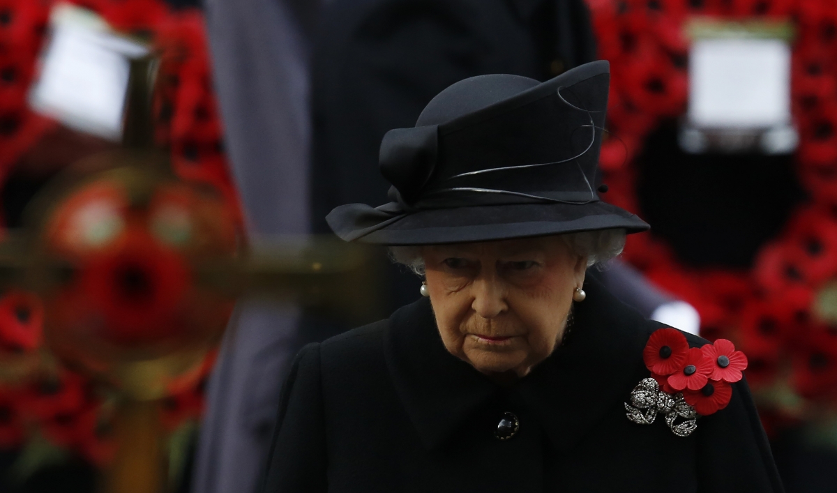 Britain's Queen Elizabeth attends the annual Remembrance Sunday ceremony at the Cenotaph in London November 9, 2014. Queen Elizabeth
