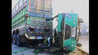 dozens-dead-after-bus-crash-in-southern-pakistan