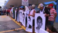 protesters-block-acapulco-airport-over-43-missing-students