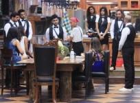 'Bigg Boss 8': Nigaar Khan, Renee Dhyani, Dimpy Mahajan Get Royal Treatment in House
