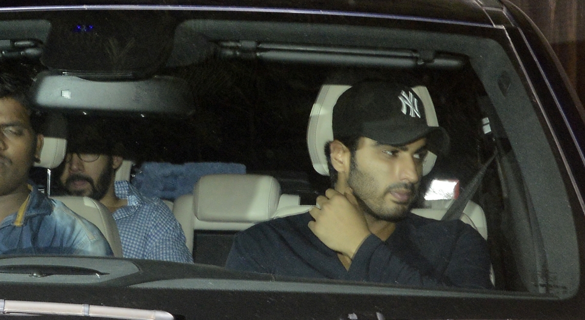 Arjun Kapoor visits Ravi Chopra's house who died at the age of 68 Ravi Chopra Passes Away; Ranbir Kapoor, Katrina, Arjun Kapoor and Other Celebs visits his House