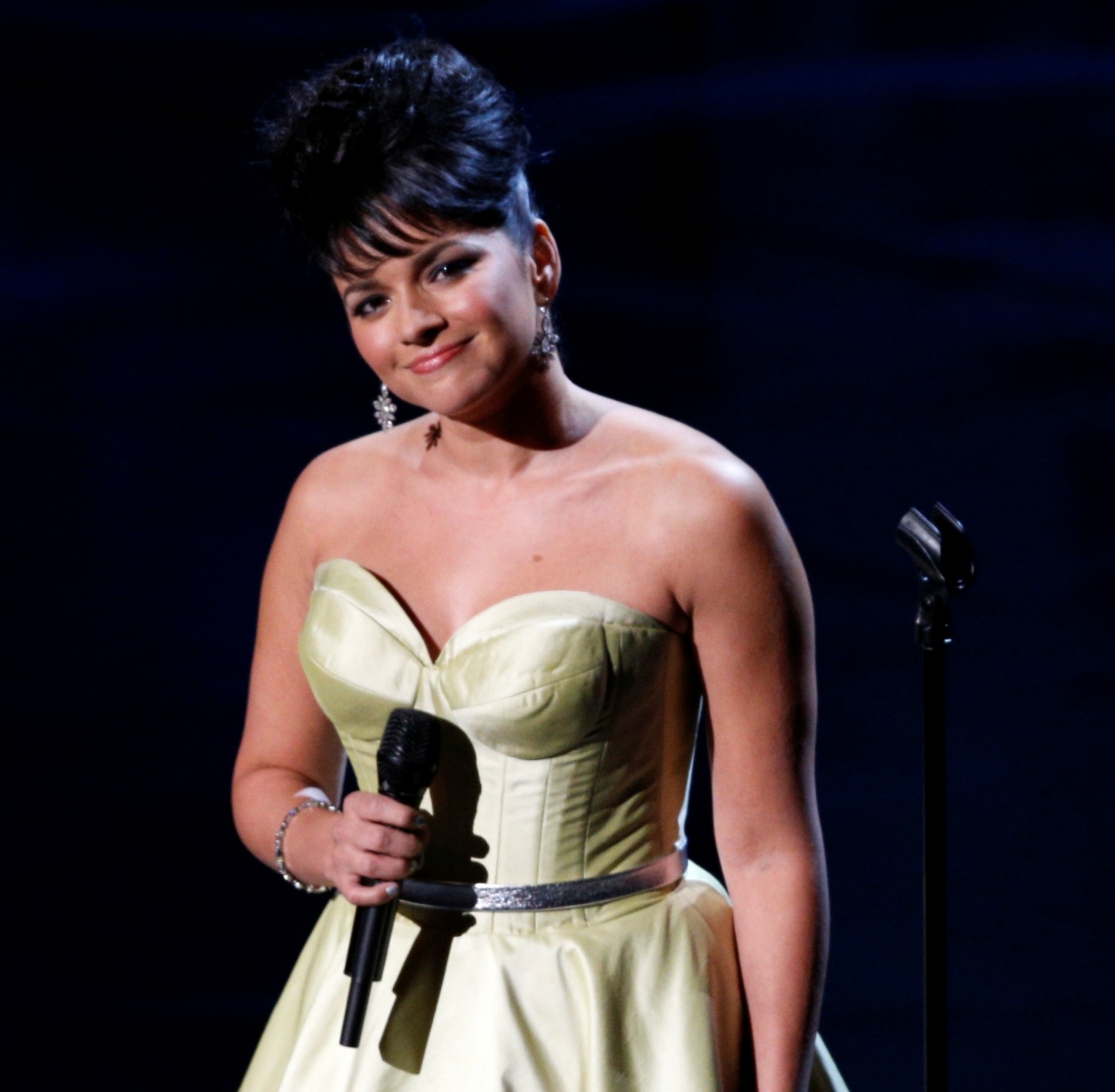 Norah Jones, daughter of popular Indian Sitar player Ravi Shankar. Norah Jones