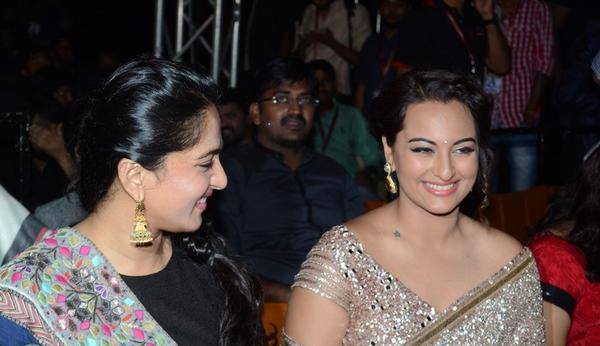 Anushka with Sonakshi Sinha at 