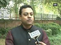 politicos-react-after-salman-khurshid-slams-pm-modi-for-taking-people-along-abroad-to-increase-crowd