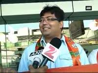 expat-indians-excited-to-listen-to-rockstar-pm-modi-as-they-leave-for-sydney-from-brisbane