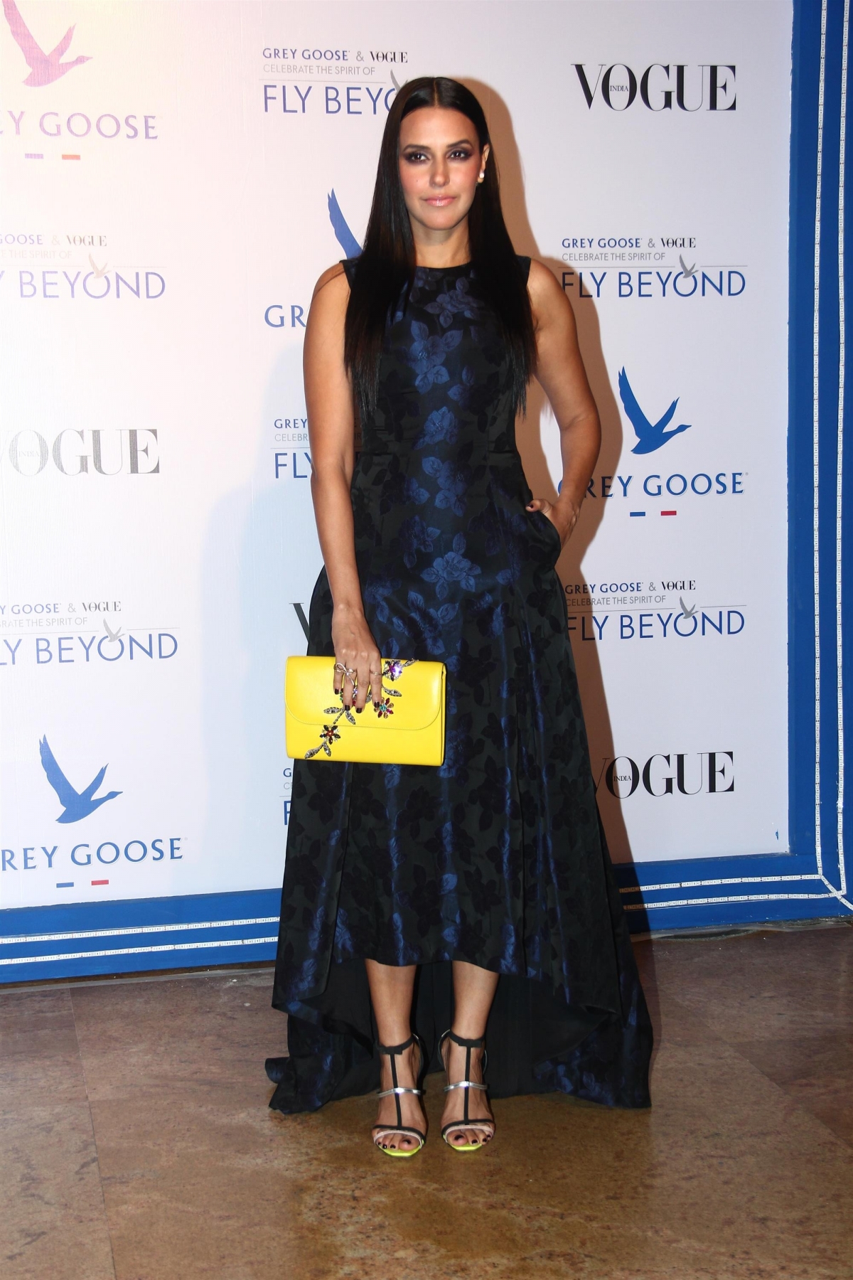 Hrithik Roshan, Kareena Kapoor Khan, Farhan Akhtar and Other Celebs look Stunning at Grey Goose India's Fly Beyond Awards 2014