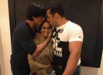 When Salman Khan Served Drinks to Shah Rukh at Arpita's Sangeet Ceremony!