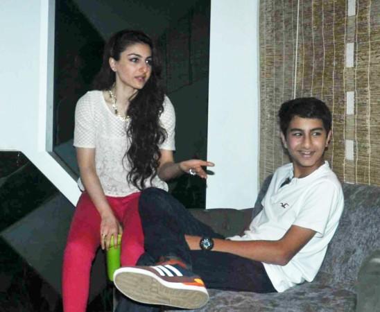 After Srk S Son Aryan Saif Ali Khan S Son Ibrahim Considered For