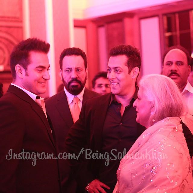 Arbaaz Khan, Salman Khan at Arpita Khan's Wedding Reception