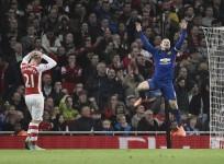 Wayne Rooney Calum Chambers Arsenal Manchester United