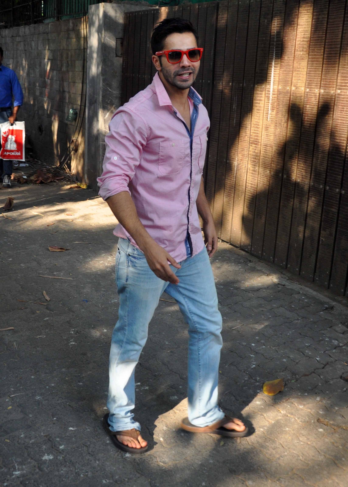 'Badlapur' stars Varun Dhawan and Huma Qureshi snapped at Sunny Super Sound Studio