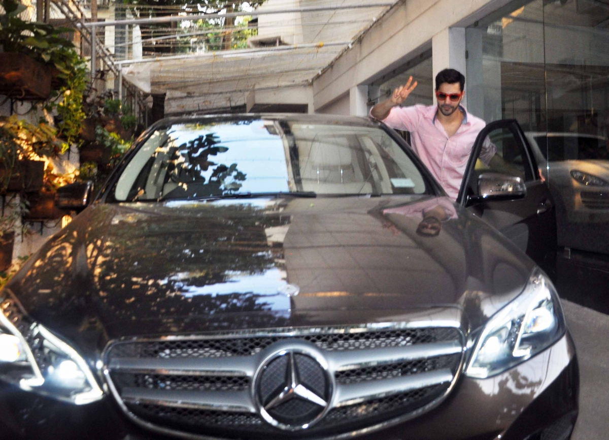 'Badlapur' stars Varun Dhawan and Huma Qureshi snapped at Sunny Super Sound Studio