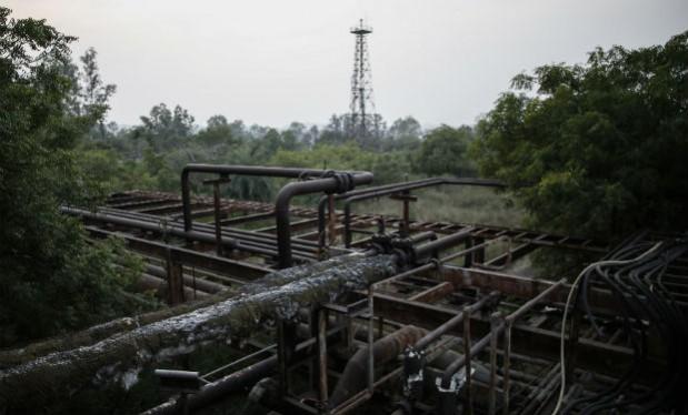 A network of pipes rust at the abandoned former Union Carbide pesticide plant in Bhopal. Bhopal Gas Tragedy