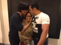 Shah Rukh Khan, Arpita Khan and Salman Khan