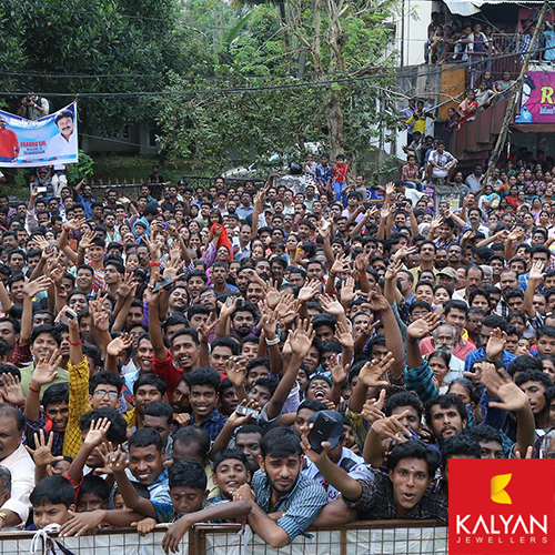 Prabhu, Manju Warrier and Aishwarya Rai inaugurating Kalyan Jewellers showroom in Kerala.