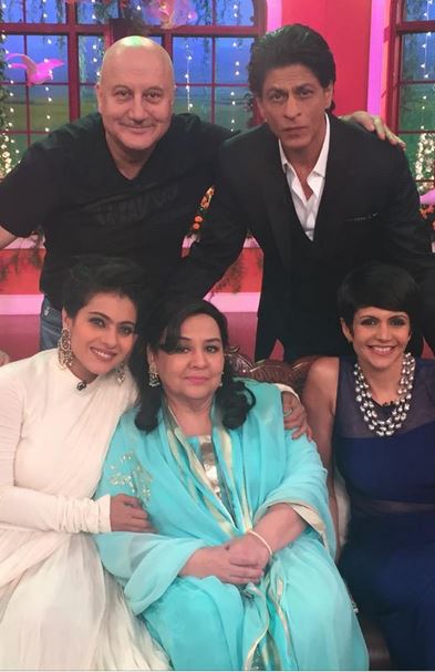 Anupam Kher, Shah Rukh Khan, Mandira Bedi, Farida Jalal and Kajol Comedy Nights With Kapil