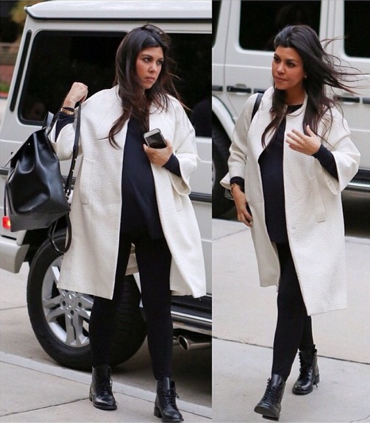 Pregnant Kourtney Kardashian Flaunts her Baby Bump Pregnant Kourtney Kardashian Flaunts her Baby Bump