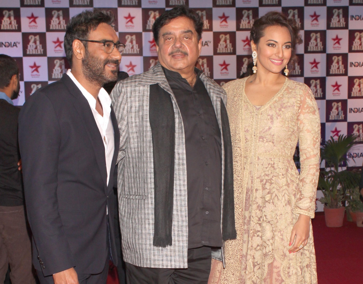 'Aap Ki Adalat' completes 21 Years; PM Narendra Modi, Rani Mukerji, Shilpa Shetty and Other Big Personalities Attend Salman, SRK, Aamir's Special Episode