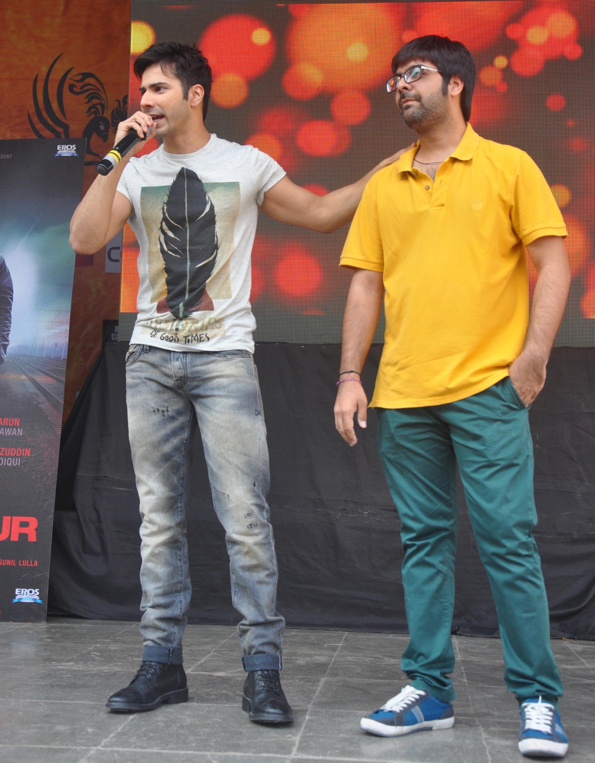 Varun Dhawan along with music composer Jigar Promotes 'Badlapur' at Mithibai College Fest Varun Dhawan Promotes 'Badlapur' at Mithibai College Fest