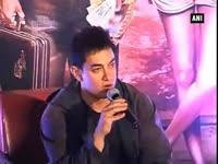 aamir-eats-litti-chokha-at-patna-roadside-shop-during-promotion-of-pk