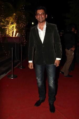 Sunil Grover Priyanka Chopra, Sonakshi Sinha, Ayushmann Khurrana and Other Celebs Attend Launch of Vikram Phadnis' Store