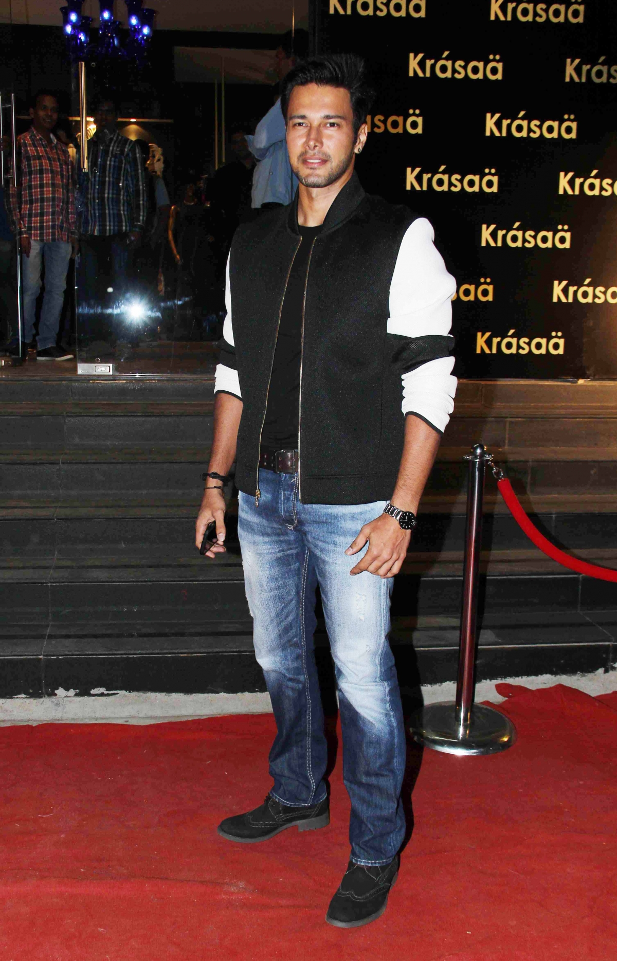 Priyanka Chopra, Sonakshi Sinha, Ayushmann Khurrana and Other Celebs Attend Launch of Vikram Phadnis' Store