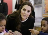 Kids at Harlem Children's Centre Mistakes Kate for Princess Elsa of 'Frozen'