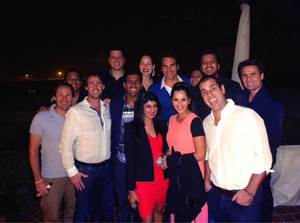 Deepika Padukone, Aamir Khan, Akshay Kumar on Court with Roger Federer at IPTL [PHOTOS]