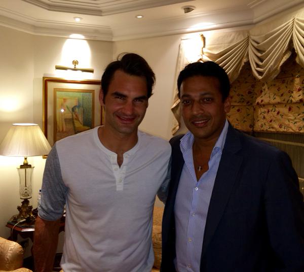 Deepika Padukone, Aamir Khan, Akshay Kumar on Court with Roger Federer at IPTL [PHOTOS]