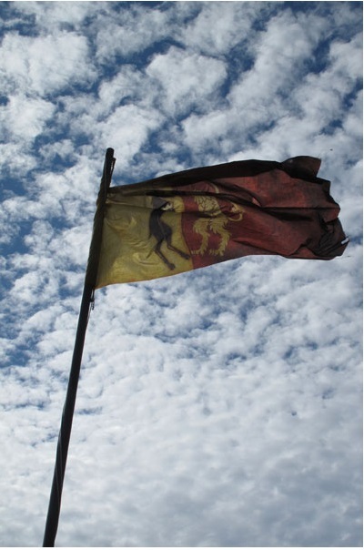 Lannister Baratheon Flag at full mast over King's landing