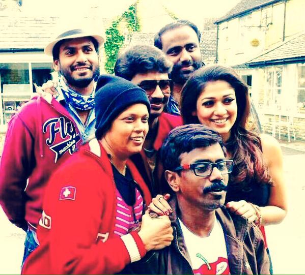 Cast and Crew of 'Nannbenda'