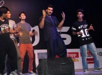 Sonakshi Sinha, Arjun Kapoor Promotes 'Tevar' at Mithibai College