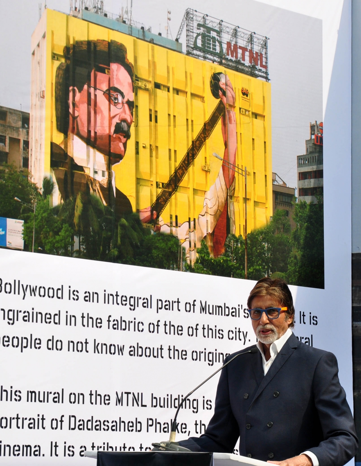 Amitabh Bachchan at the inaugural event of Gigantic Mural of 'Dada Saheb Phalke' Amitabh Bachchan at the inaugural event of Gigantic Mural of 'Dada Saheb Phalke'