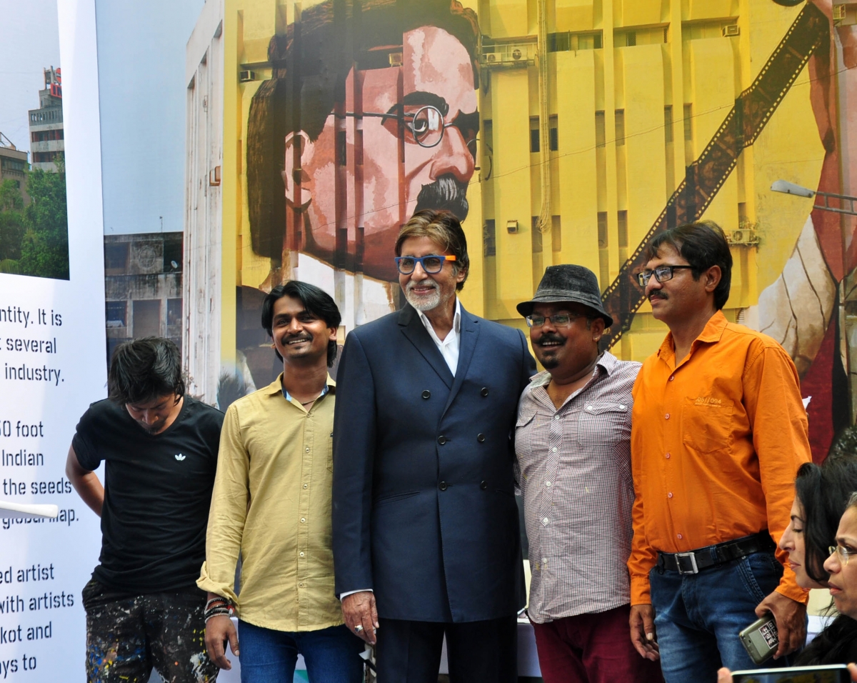 Amitabh Bachchan at the inaugural event of Gigantic Mural of 'Dada Saheb Phalke' Amitabh Bachchan at the inaugural event of Gigantic Mural of 'Dada Saheb Phalke'