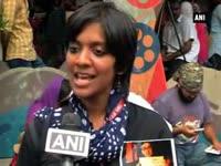 social-activists-in-kerala-protest-against-moral-policing-by-demonstrating-kiss-of-love