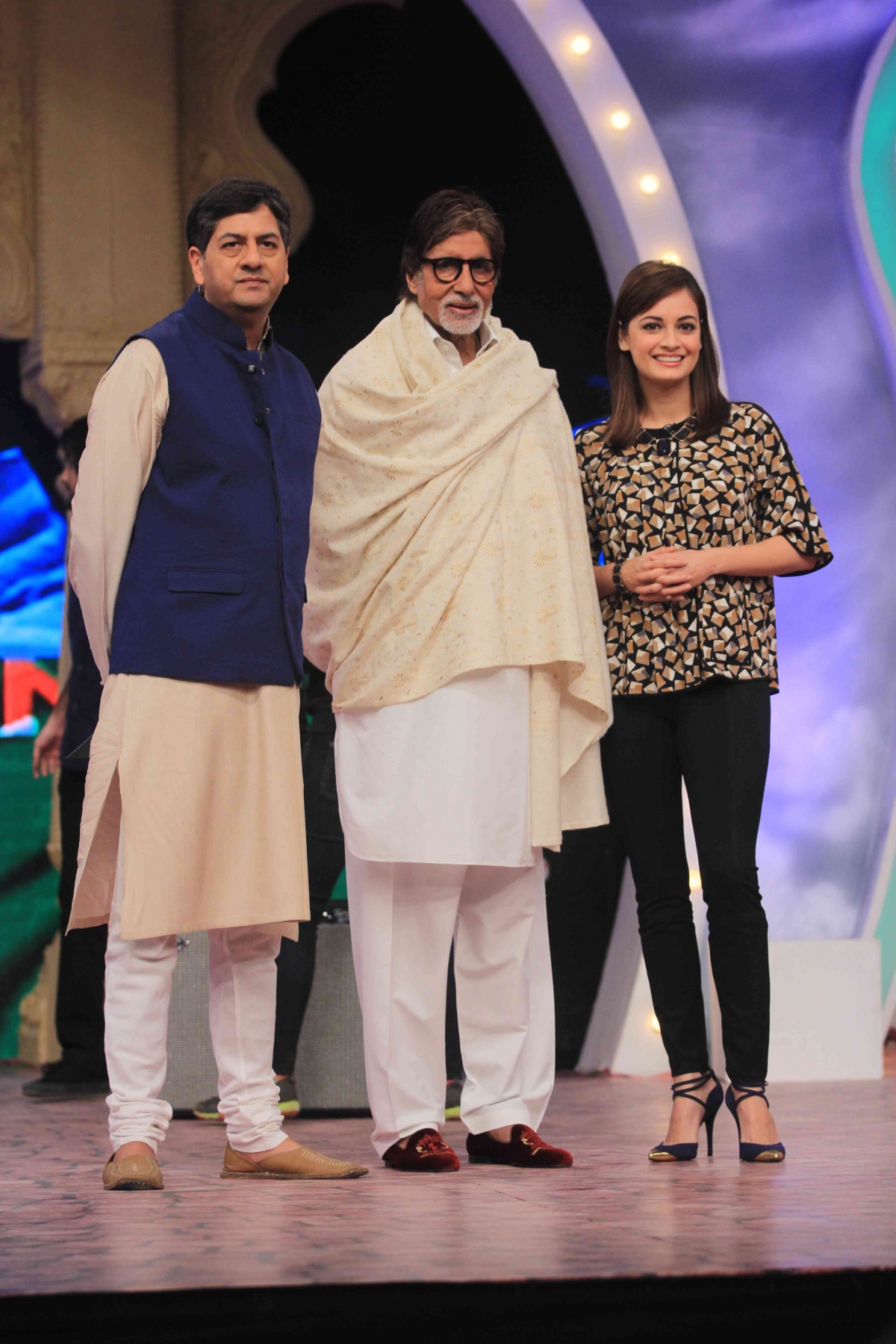 Vikram Chandra, Amitabh Bachchan and Dia Mirza attending Banega Swachh India Cleanathon event