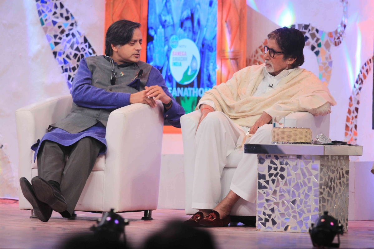 Amitabh Bachchan ad Shashi Tharoor attending Banega Swachh India Cleanathon event