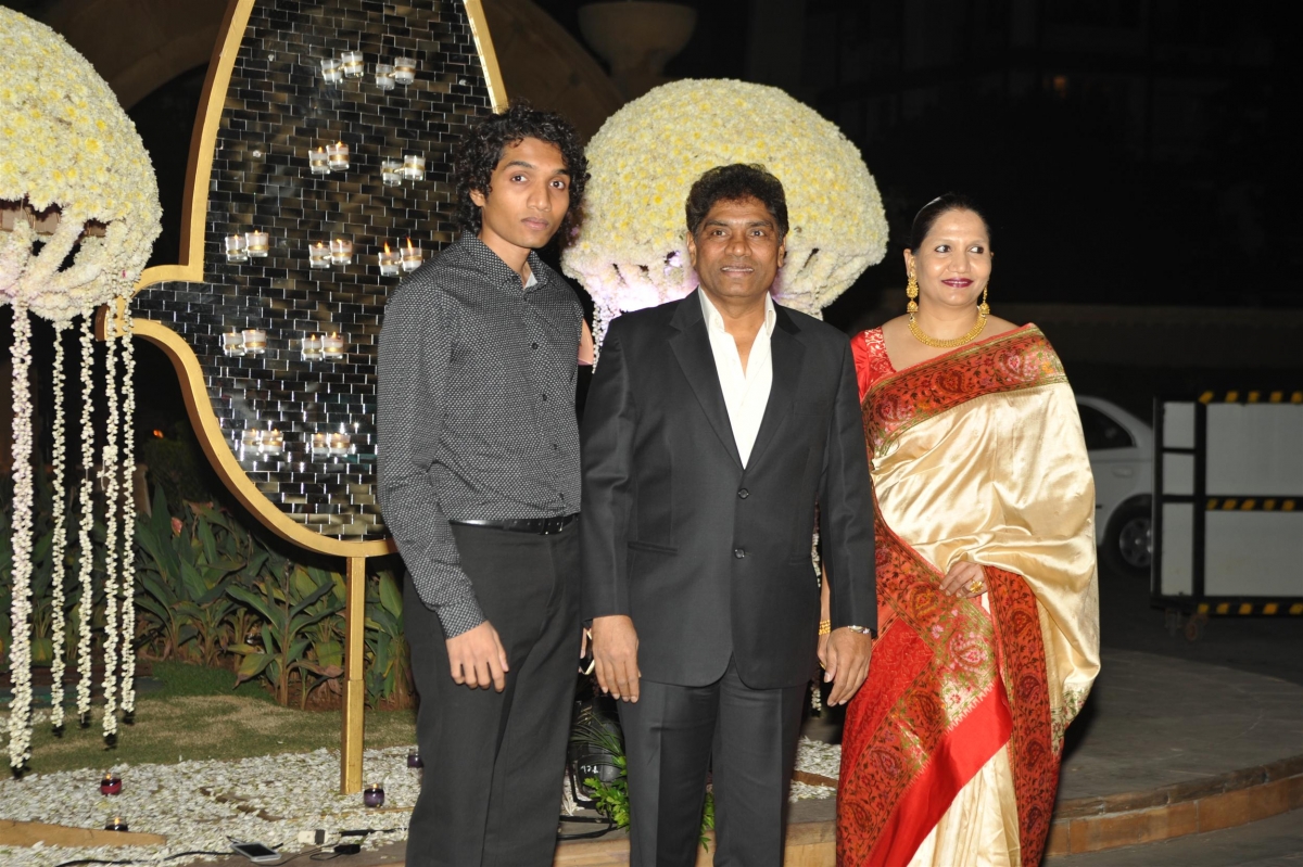 Johnny Lever and family