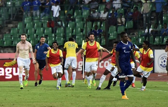 Stephen Pearson (L) celebrates after scoring the winner for the Kerala Blasters in their semifinal second leg over Chennaiyin FC Kerala Blasters Stephen Pearson Chennaiyin FC