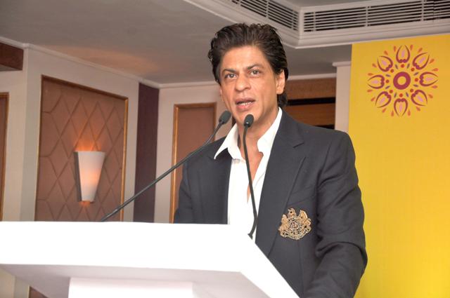 Shah Rukh Khan speaking with Stanford University students