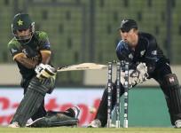 Mohammad Hafeez Pakistan Luke Ronchi New Zealand