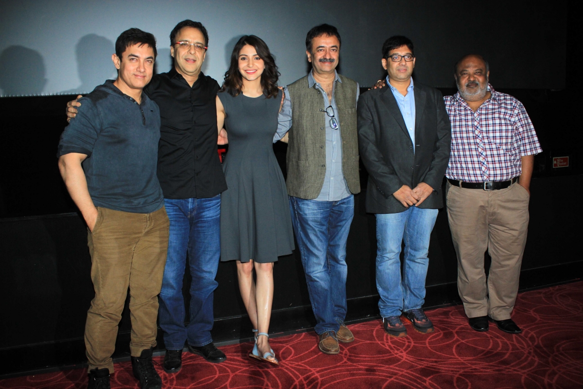 Aamir Khan, Anushka Shrama hosts Special Screening of 'PK'