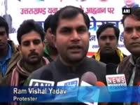 congress-workers-protests-against-ramdev-over-black-money