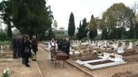 volunteer-mourners-give-faceless-lisbon-dead-final-send-off