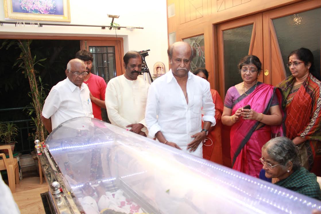 Rajinikanth, Vairamuthu Paying Last Respects to K Balachander